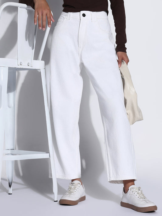 Women's Solid White Straight Fit Jeans